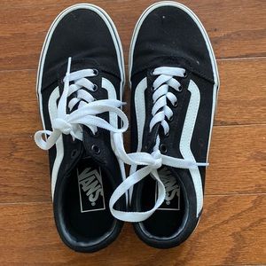 Black and White Womens Vans!